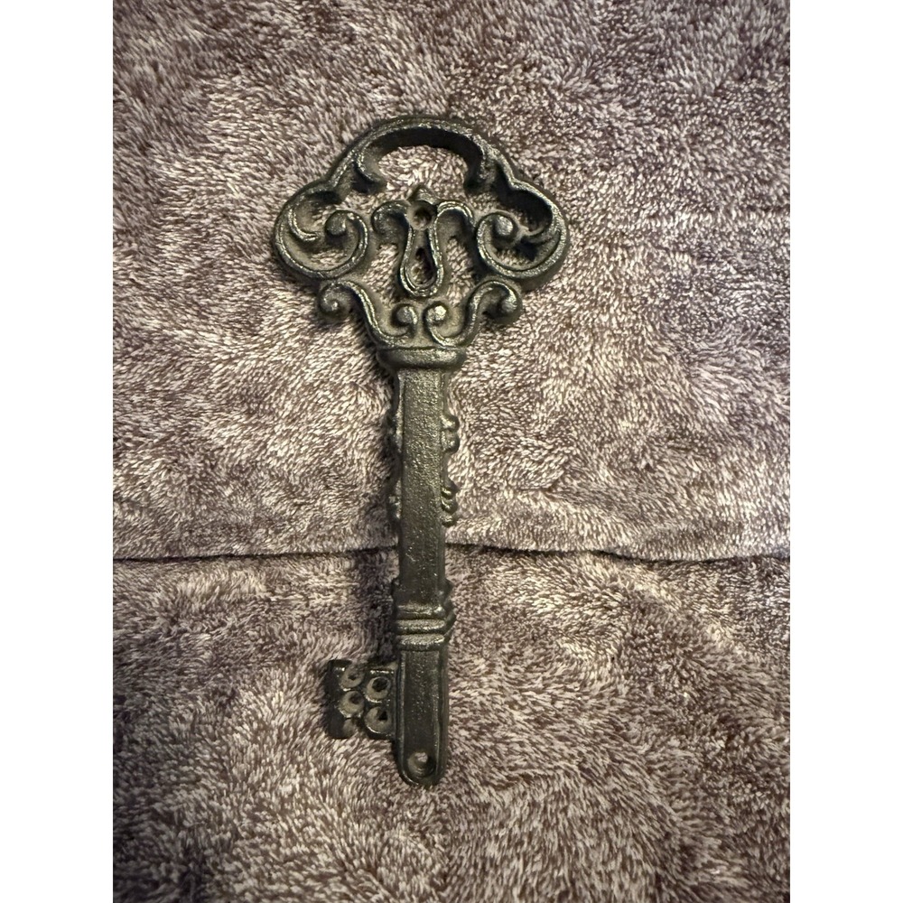 Cast Iron Skeleton Key Decorative Wall Or Table Decor Large 7" Long Vintage Look